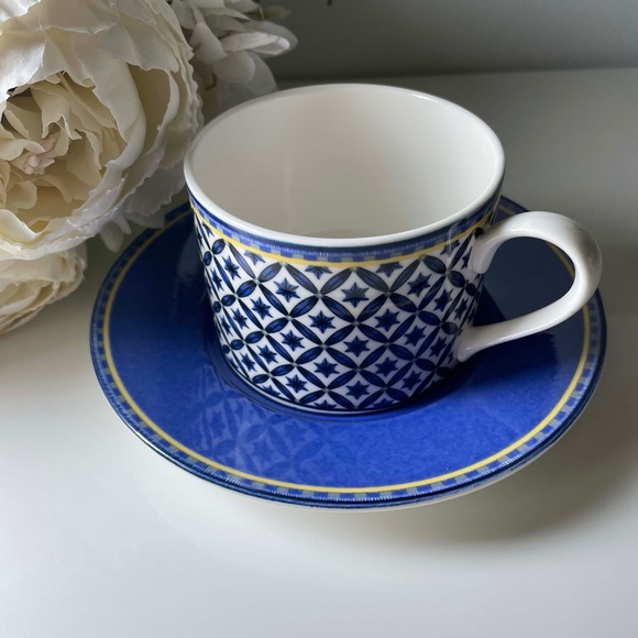 VICTORIA & BEALE 'Williamsburg' Flat Cup & Saucer Set - Picture 1 of 9